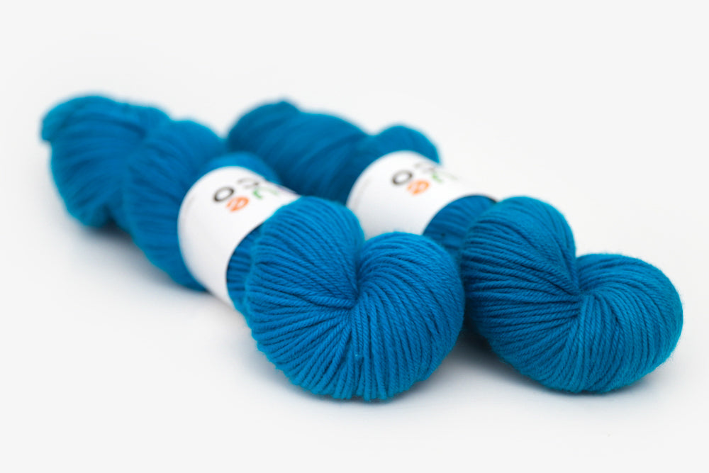 semisolid hand dyed cerulean (bright aqua blue) dk yarn