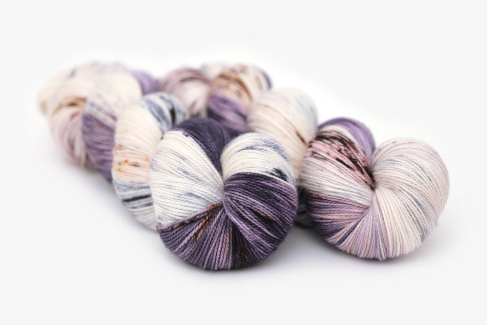 speckled hand dyed dark purple lilac white spun xl yarn