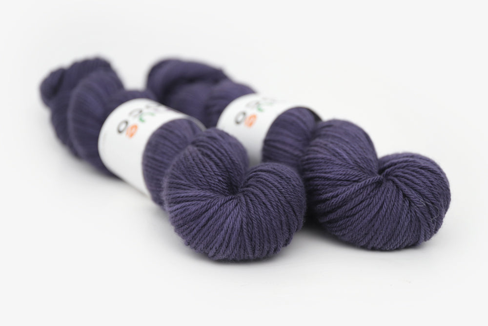 semisolid hand dyed juniper (dark navy purple blue) worsted yarn